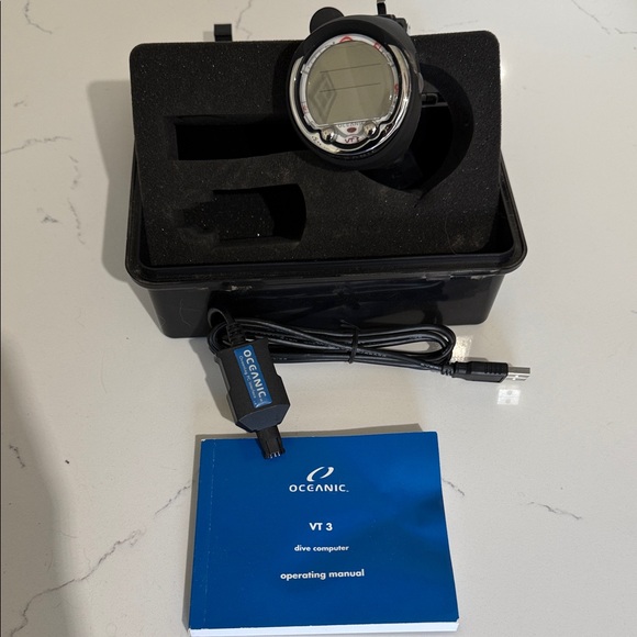 Oceanic VT3 Dive Computer with Charger - Black